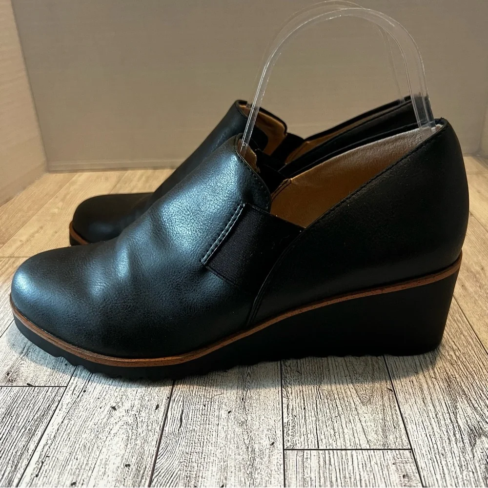 Life Stride Zora Wedge Shooties  Black Women’s Size 8.5M Comfy Witchcore